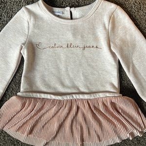 Chic sweater for her